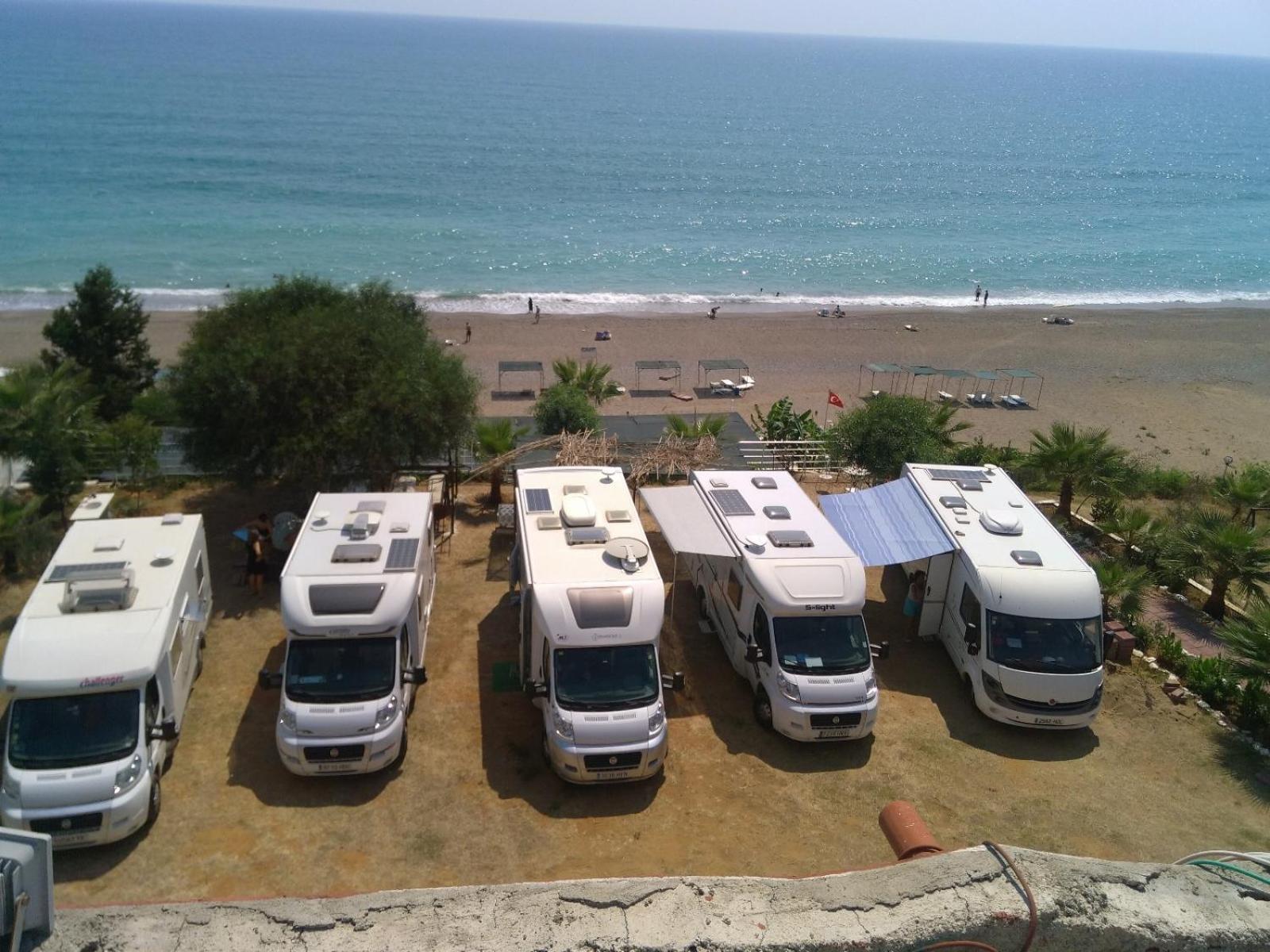 Mavi Cennet Camping Caravan Kızılot Buitenkant foto